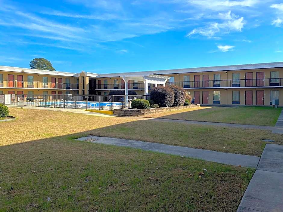 Quality Inn Elizabeth City near University