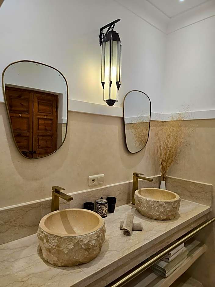 RIAD SAMAH