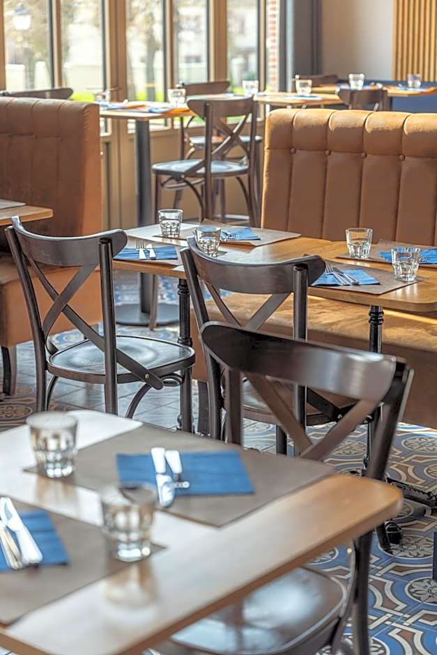 Le Chateau D'Etoges - Les Collectionneurs