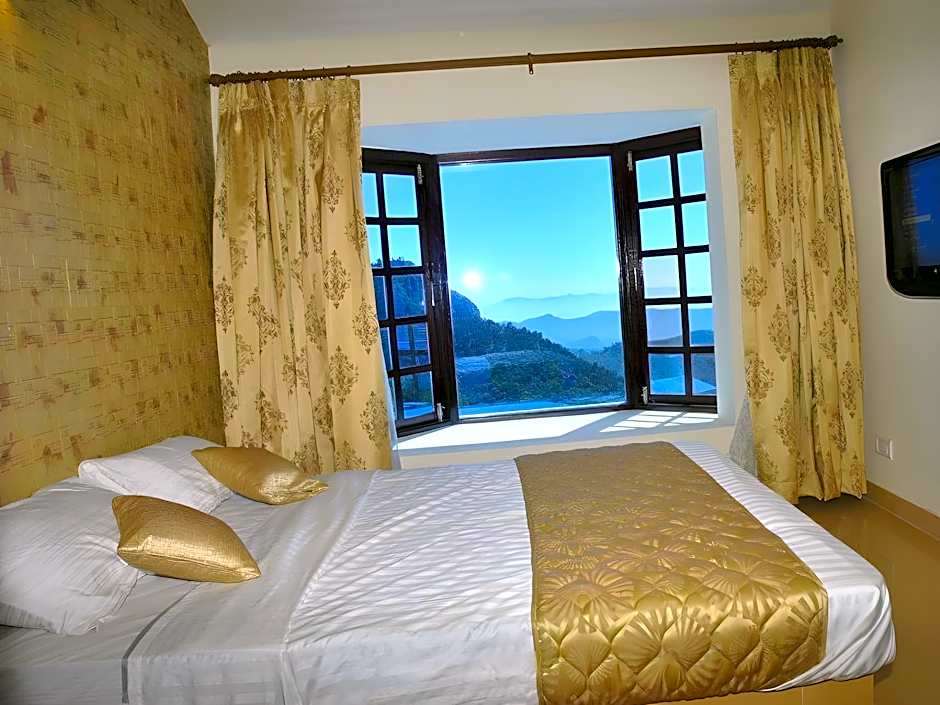 Country Club Valley Vista