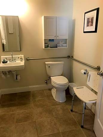 Queen Suite - Disability Access