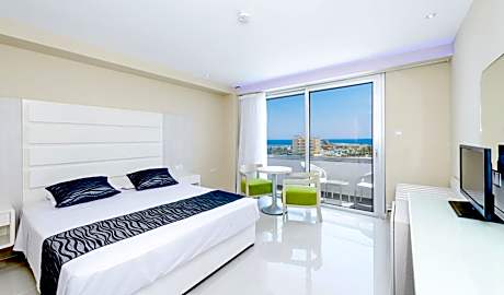 Twin Room with Sea View