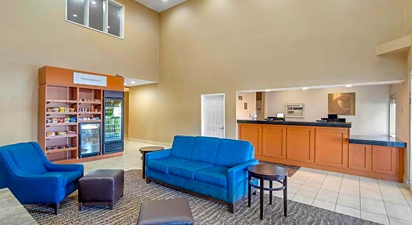 Comfort Suites Normal University area