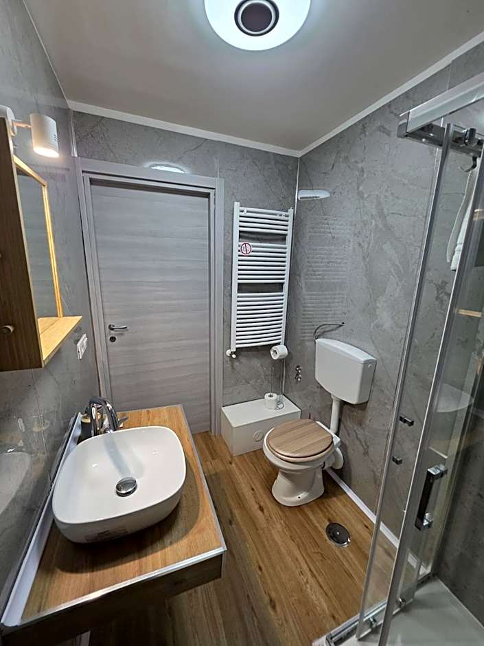 Vanzi Rooms