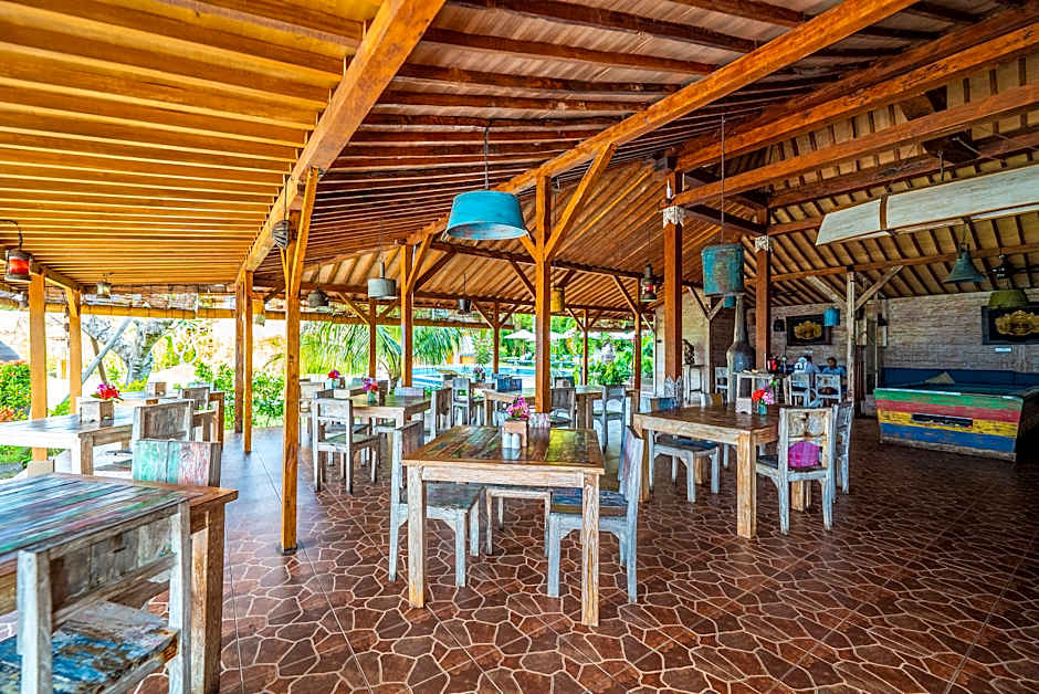 De Sapphire Cliff Villa by Danapati