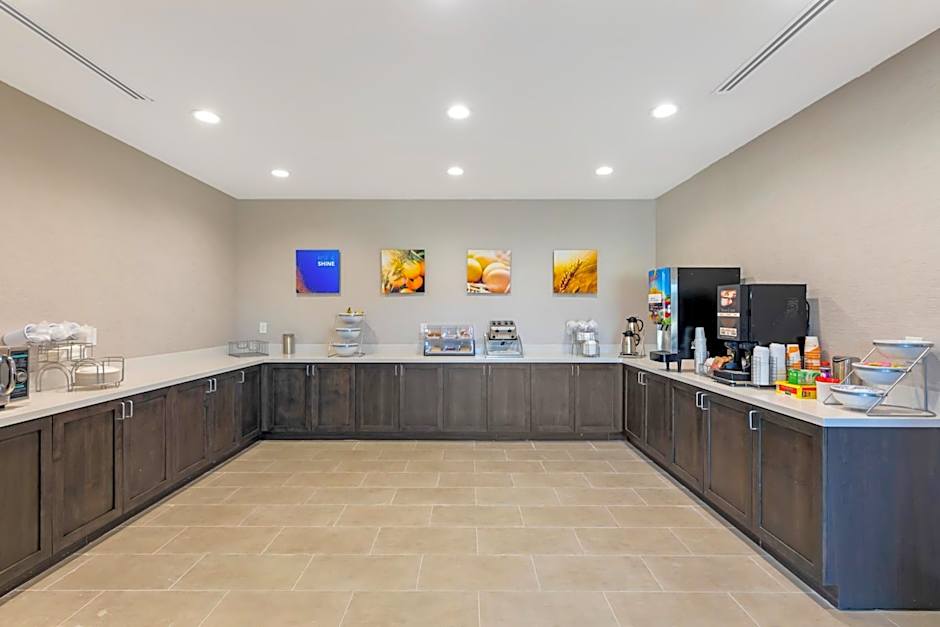 Comfort Inn & Suites Balch Springs - SE Dallas