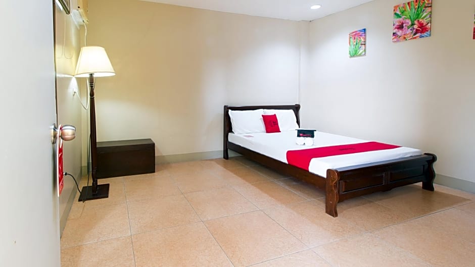 RedDoorz @ Teofila Lodge