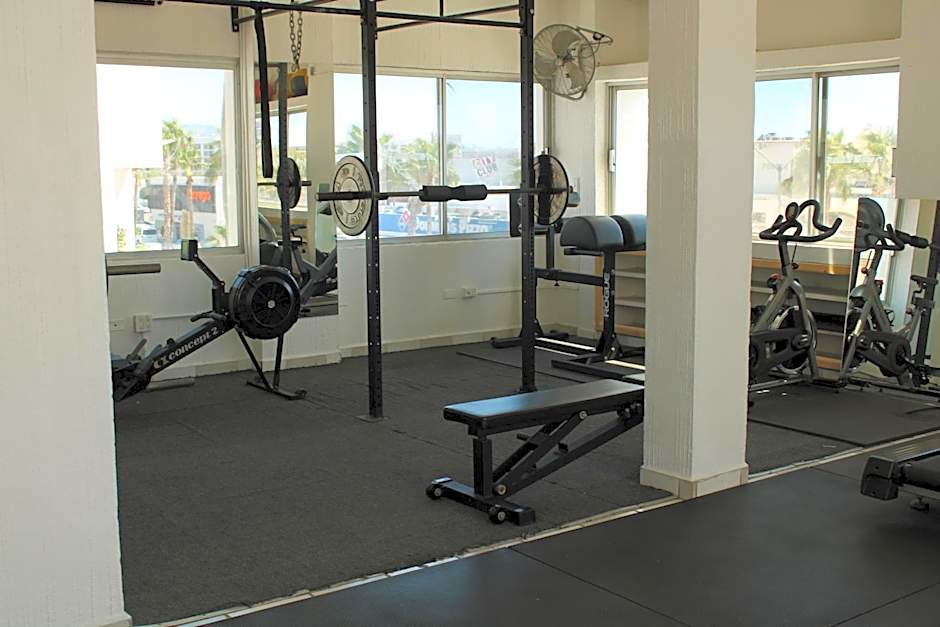 Seven Crown Express & Suites