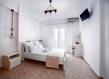 Double or Twin Room with Sea View