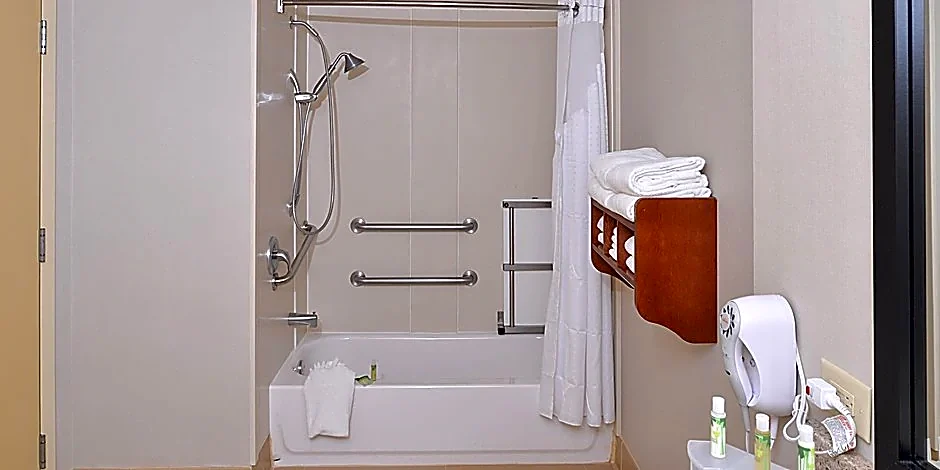 Holiday Inn Express Crestwood By IHG