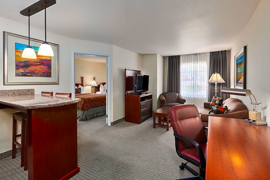 Staybridge Suites El Paso Airport Area