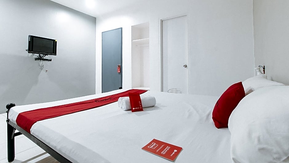 RedDoorz near SM Calamba