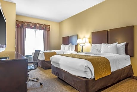 Queen Suite with Two Queen Beds