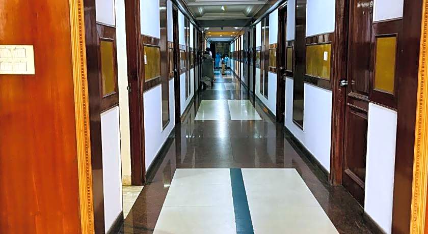 Chetan International Hotel