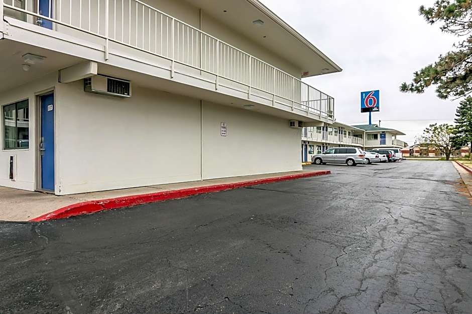 Motel 6-Janesville, WI