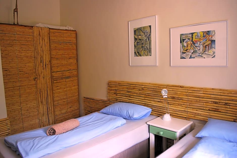 Amber Lagoon Eco Retreat - Chalets, Rooms and Glamping