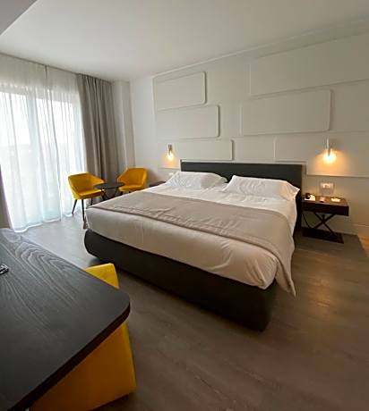 Deluxe Triple Room with Balcony