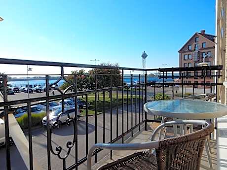 Deluxe Double Room with Balcony and Sea View