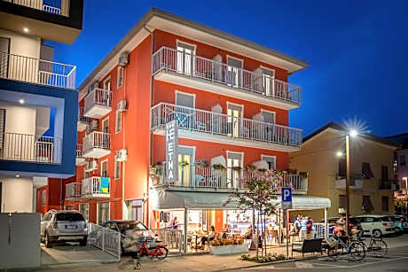Hotel Etna