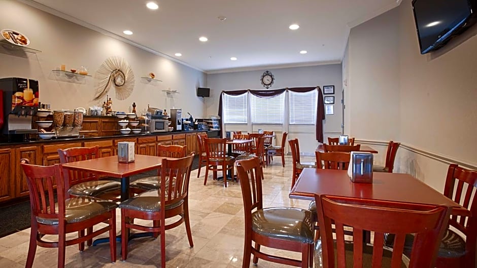 Best Western Limestone Inn & Suites