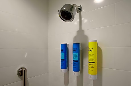 2 Queen Hearing Accessible Room