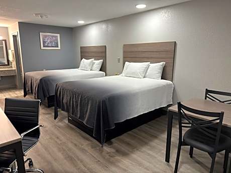 Queen Room with Two Queen Beds - Non-Smoking