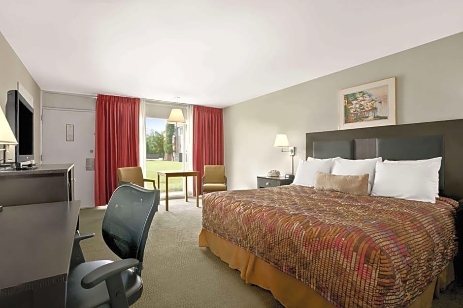 Ramada Washington – Washington, PA