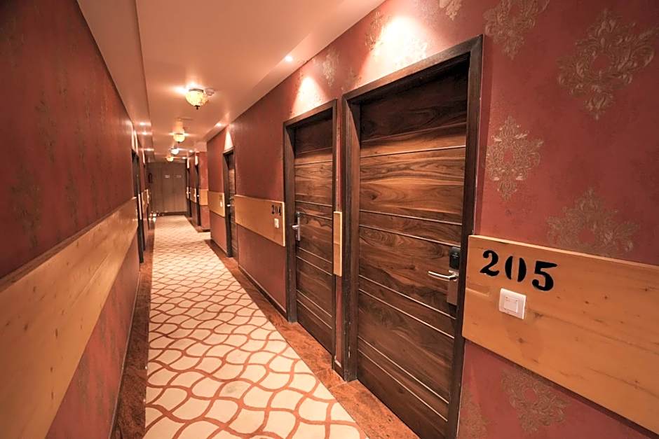 One Earth GG Regency (80 Steps to Golden Temple)