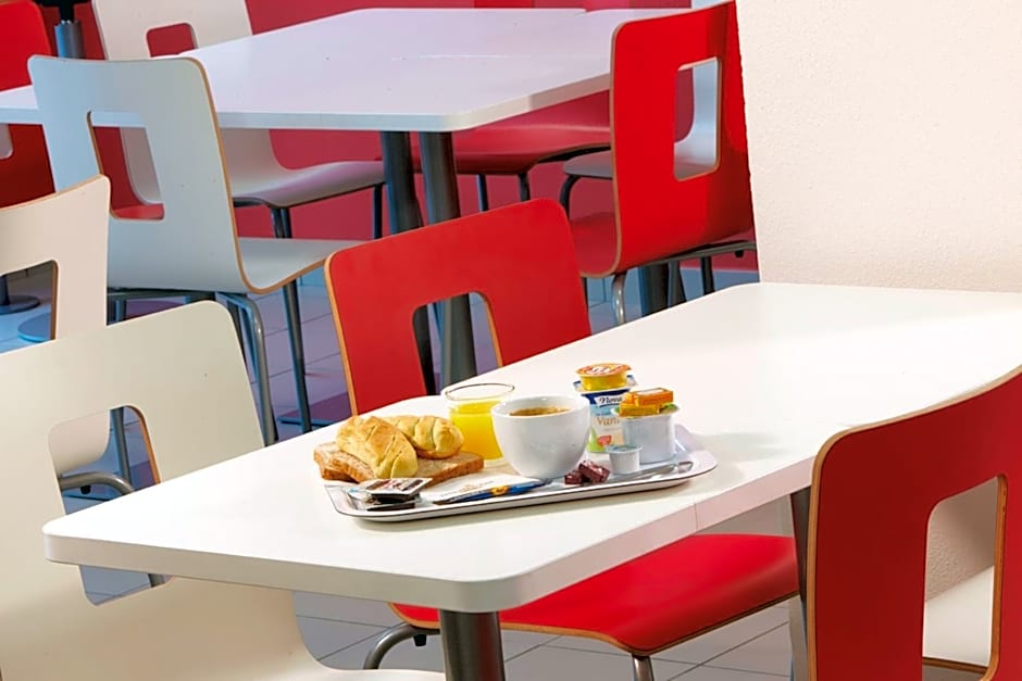 Première Classe Roissy - Aéroport CDG - Le Mesnil-Amelot