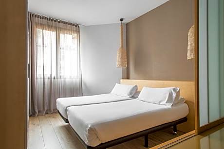 Executive Studio (4 Adults)