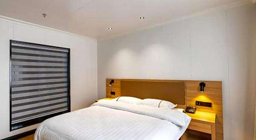 GreenTree Inn Express Shanghai Baoshan District Youyi Road Metro Station