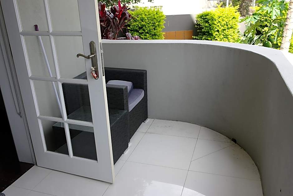 Hampton Court Apartments