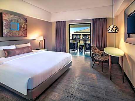 Deluxe King Room with Balcony