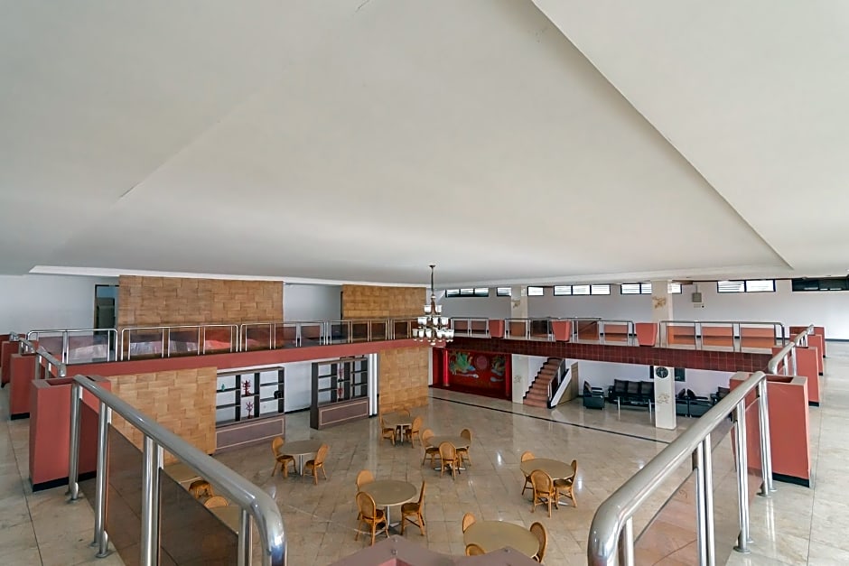 RedDoorz near Sukabumi Station 2