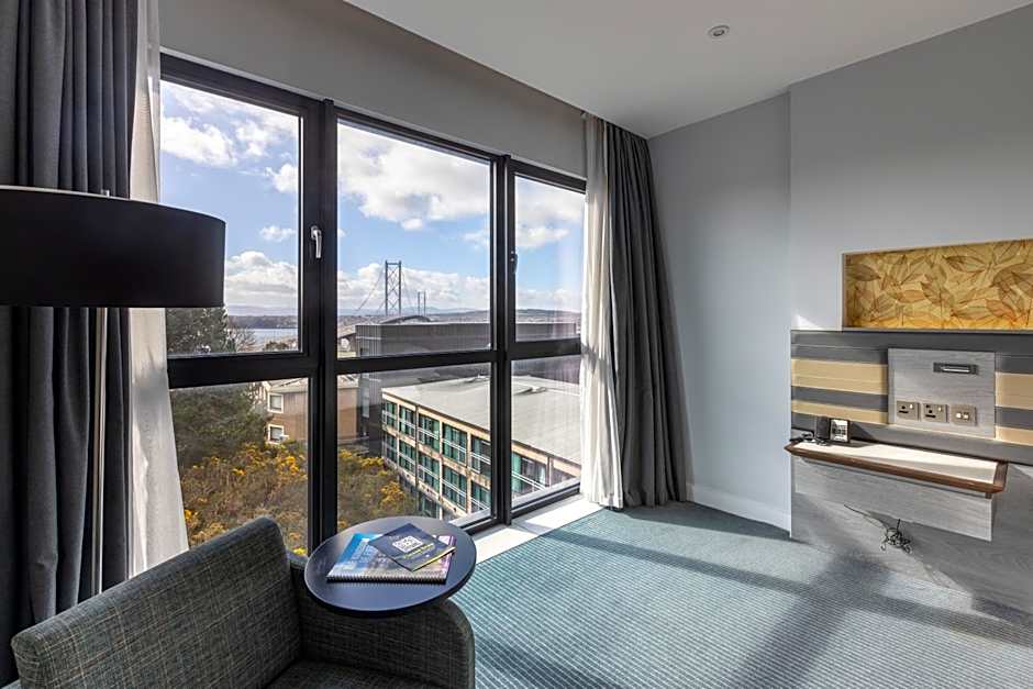 DoubleTree by Hilton Edinburgh - Queensferry Crossing