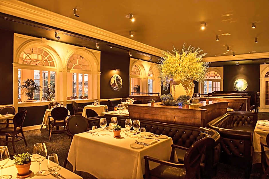 The Historic Cavalier Hotel and Beach Club, Autograph Collection 