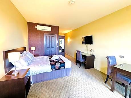 Queen Suite