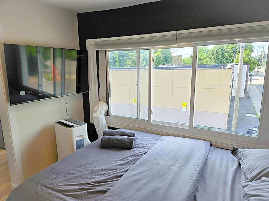 JstLikeHome - Old Ottawa Suite & Guesthouse