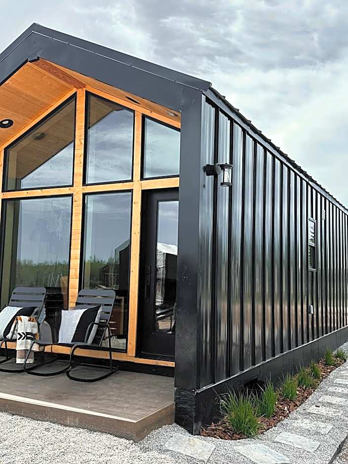 Yellowstone Peaks Hotel