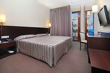 Double Room Single Use (1 Double Bed)