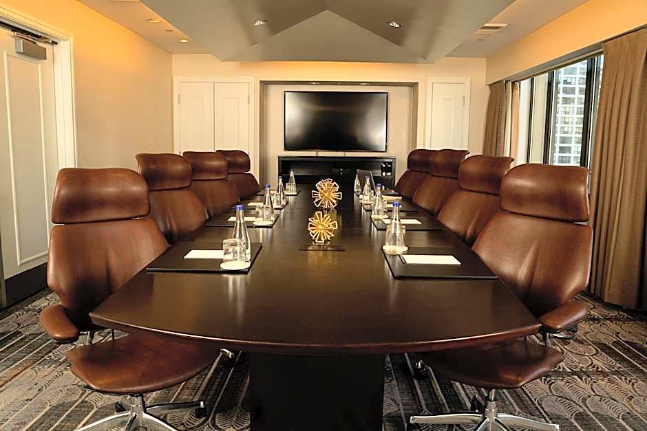 The Gwen, a Luxury Collection Hotel, Michigan Avenue Chicago