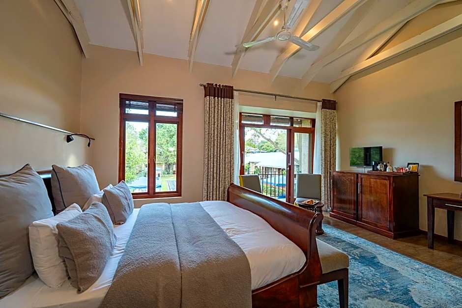 Casterbridge Hollow Boutique Hotel