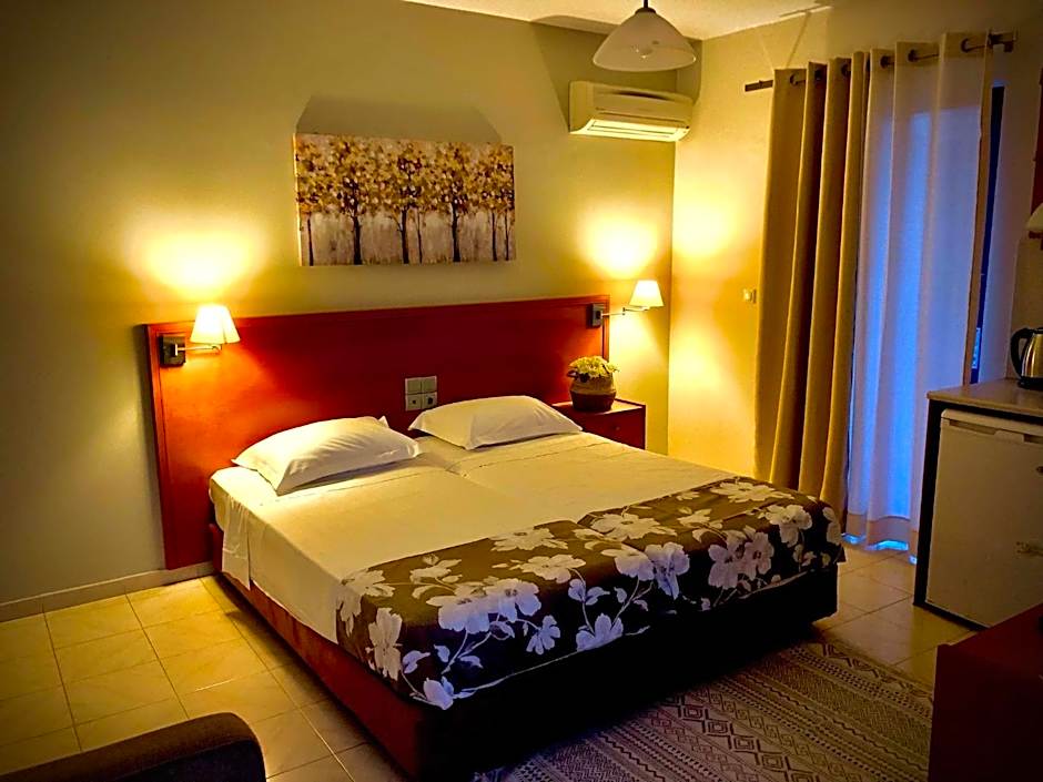 Philippos Studios & Apartments