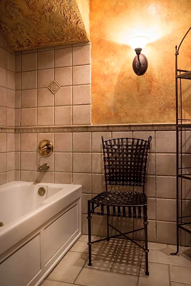 Landoll's Mohican Castle