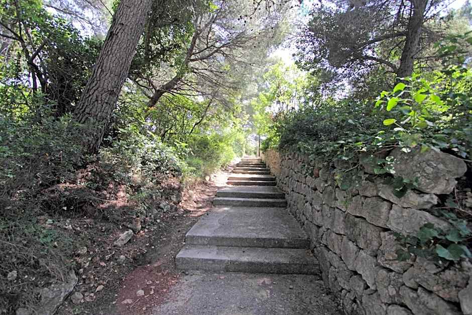 Kalamota Beach House