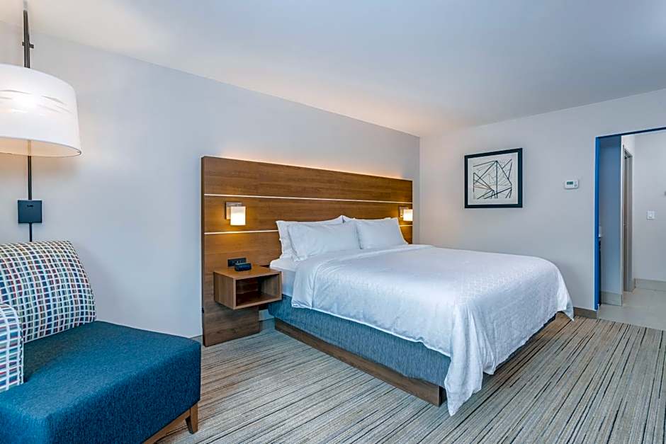 Holiday Inn Express And Suites Elkhart North By IHG