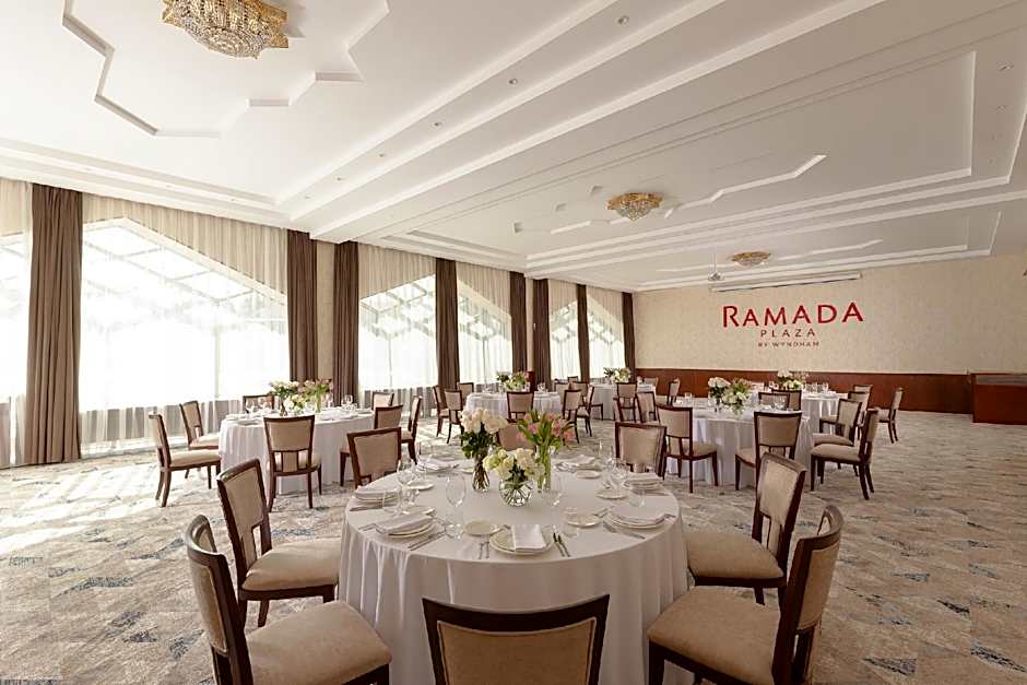 Ramada Plaza by Wyndham Gence