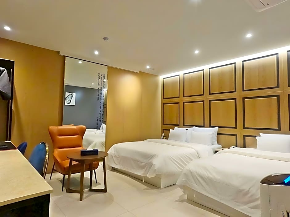 Hotel Millennium