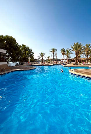 One-Bedroom Apartment with Sea View (2 Adults + 2 Children)