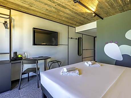 Standard Double or Twin Room with City View